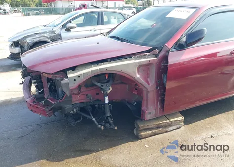 2018 Chrysler 300 Touring z USA, uszkodzony, nr VIN 2C3CCAAG4JH340419